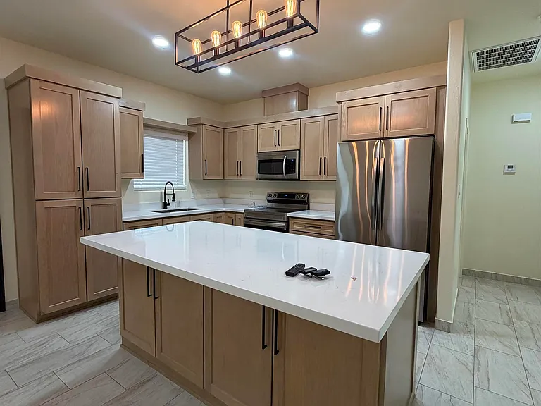 4756 E Jett St — Photo 3