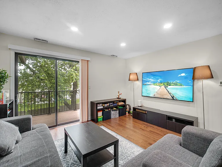 521 Cumberland Trl #D — Photo 6