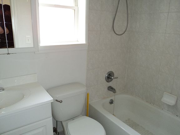 3rd image of 123 Arthur Ave