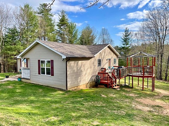 3rd image of 525 Scalehouse Ln