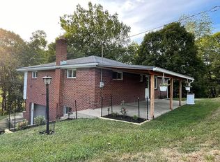 127 Dewey Ave, Spraggs, PA 15362