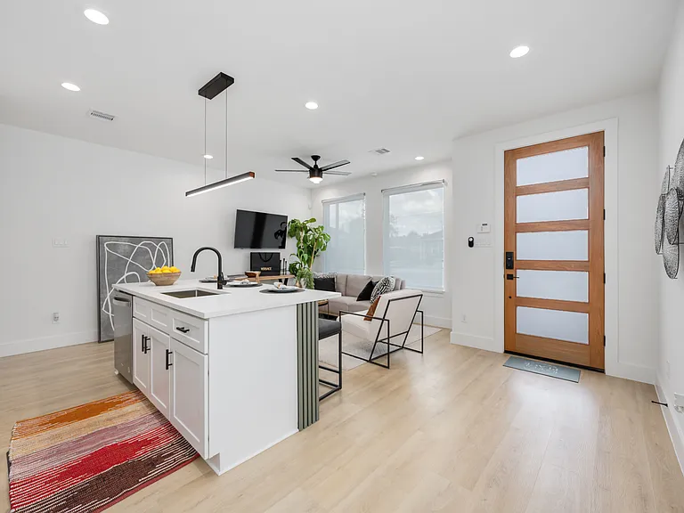 4718 Market St #B — Photo 12
