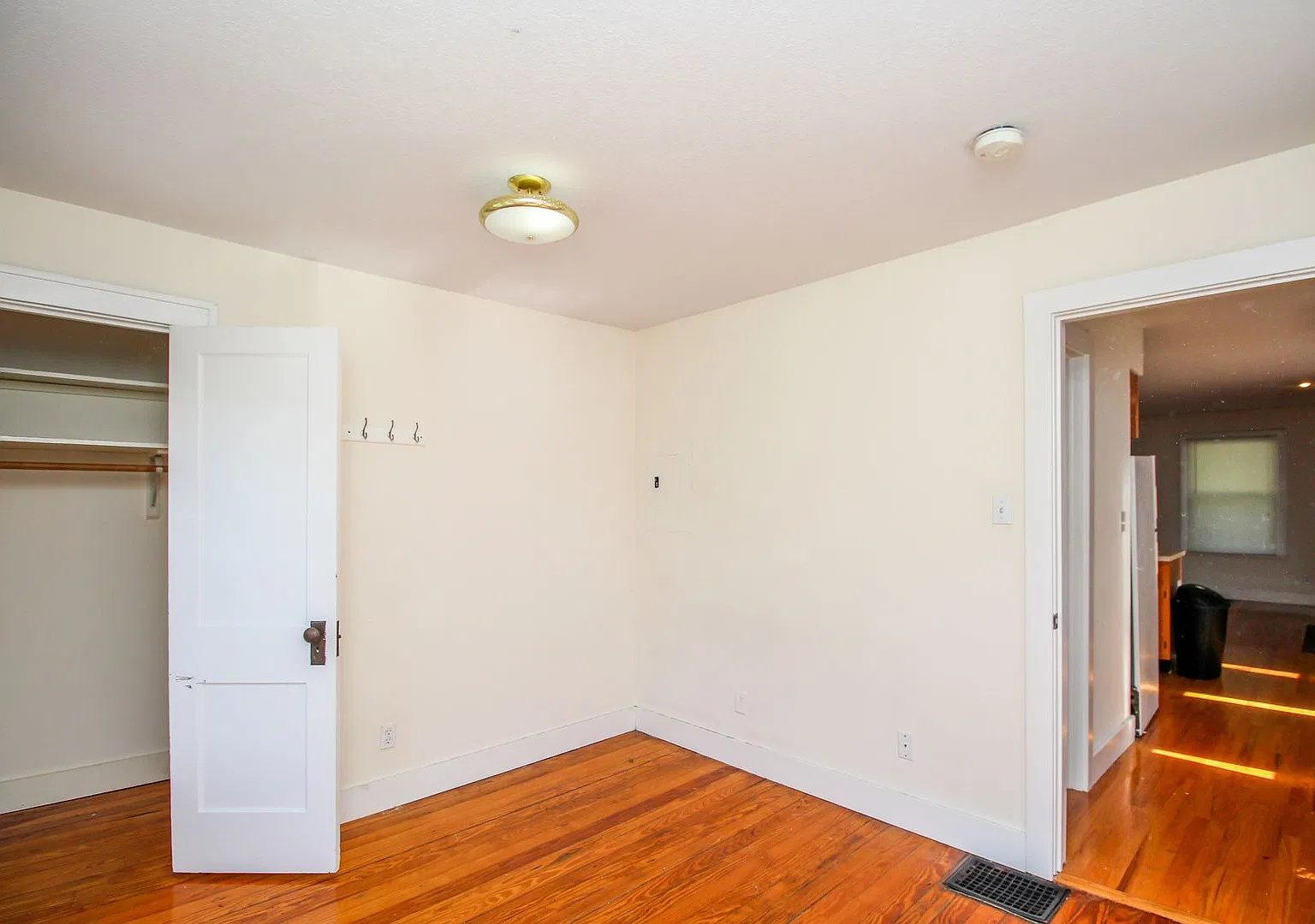 1410 Anthony — Photo 4