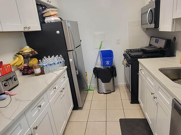 5th image of 5200 Crossfield Ct APT 7