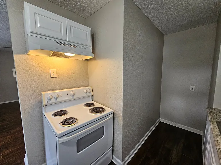 6365 Hollis Ave — Photo 7