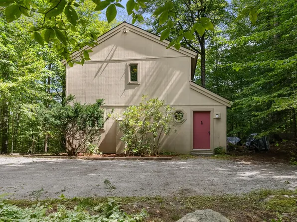 12 Draper Mill Road, Grantham, NH 03753