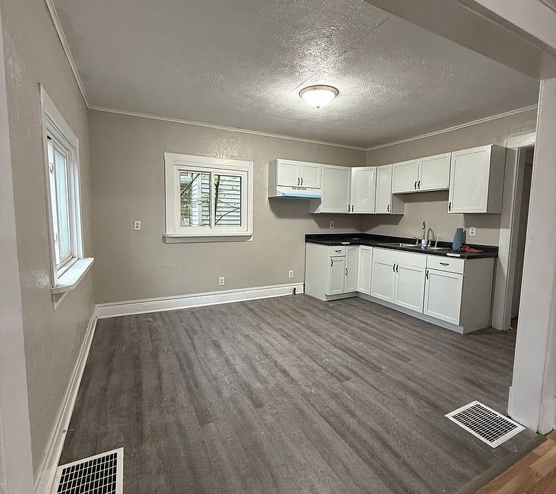 1st image of 1568 W Franklin St #1