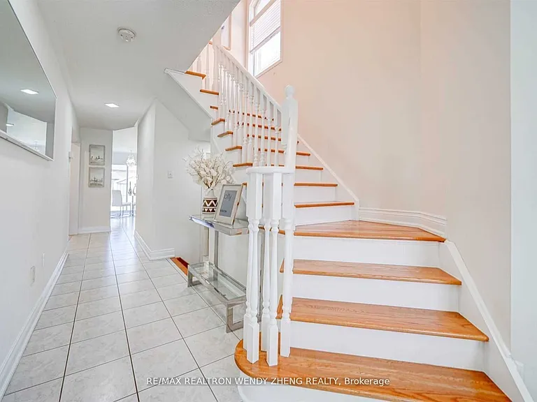 60 Warren Bradley St — Photo 3