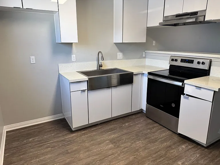 Villa Del Sol Apartments — Photo 54