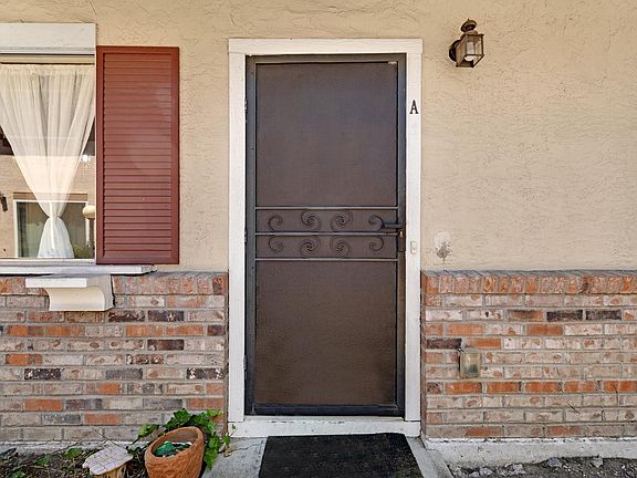 3rd image of 2567 El Portal Dr APT A