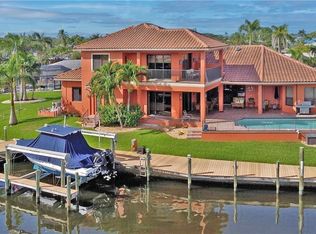 447 Avalon Dr, Cape Coral, FL 33904