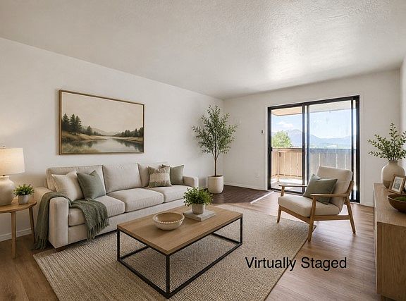 3rd image of 923 Straight Creek Drive UNIT 302
