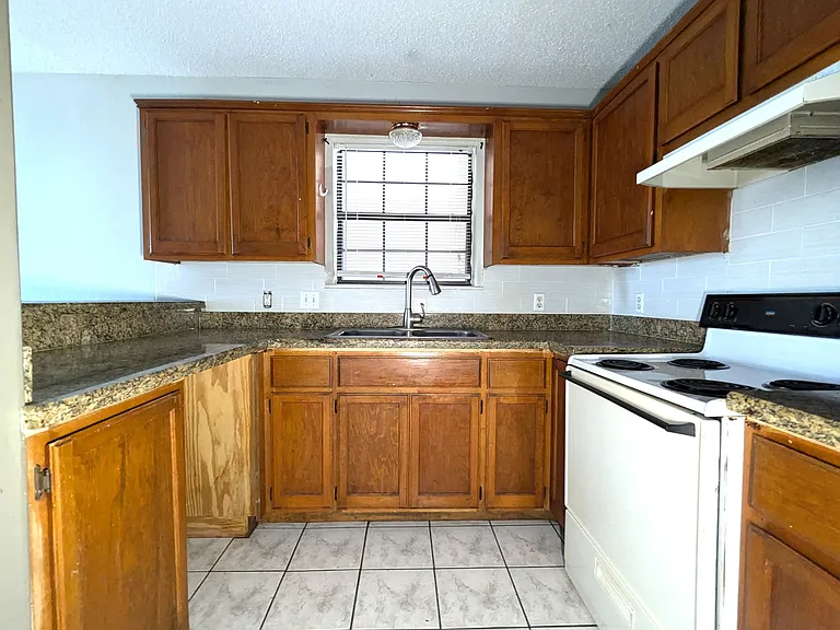 2210 W Elisa Ln — Photo 59