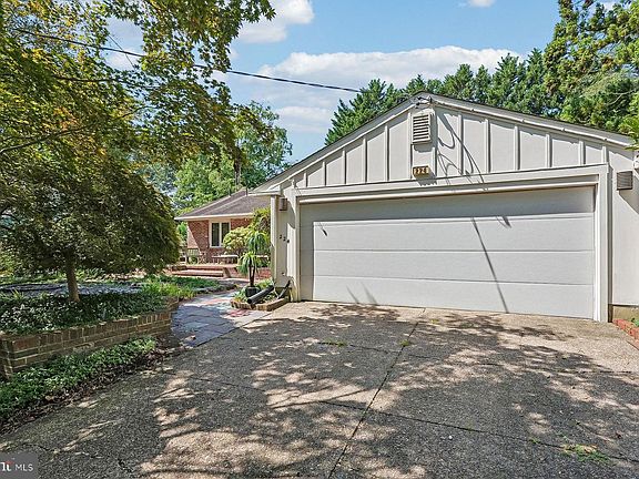 4th image of 224 Whitemarsh Way