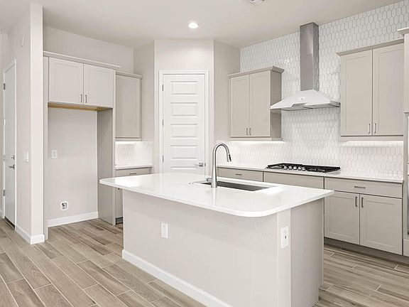 5th image of 5131 E SHADY GLEN Avenue