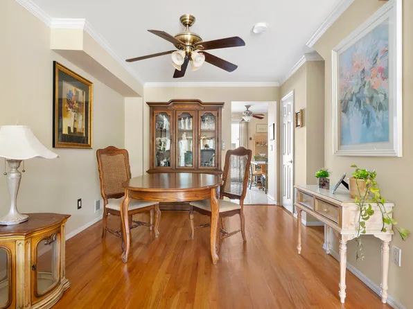 120 Rosedale Avenue image 3 of 12