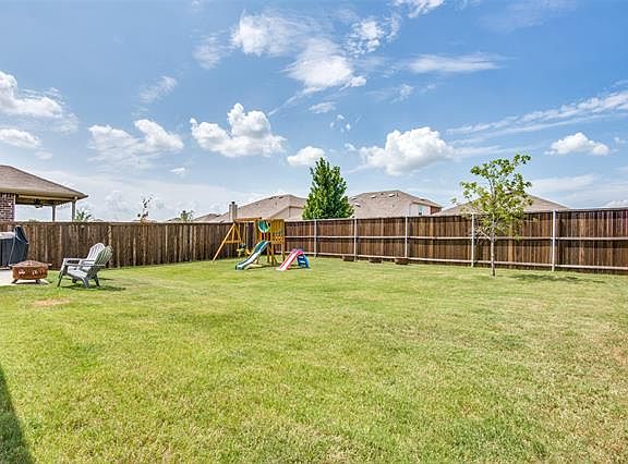 3rd image of 1809 Waggoner Dr