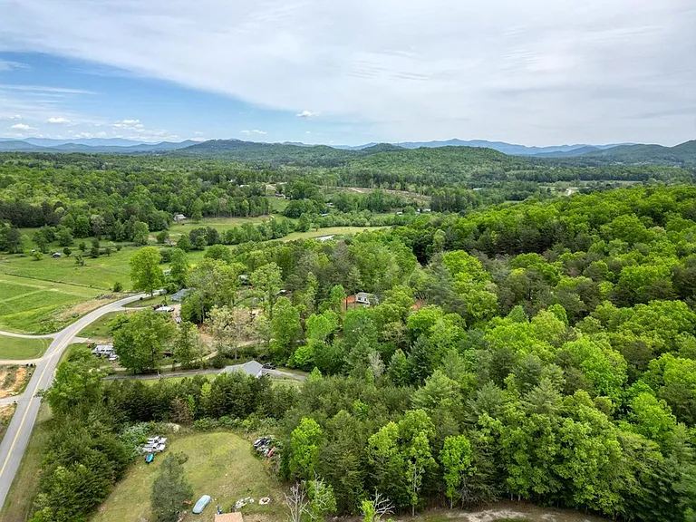 1085 Jones Creek Rd — Photo 51