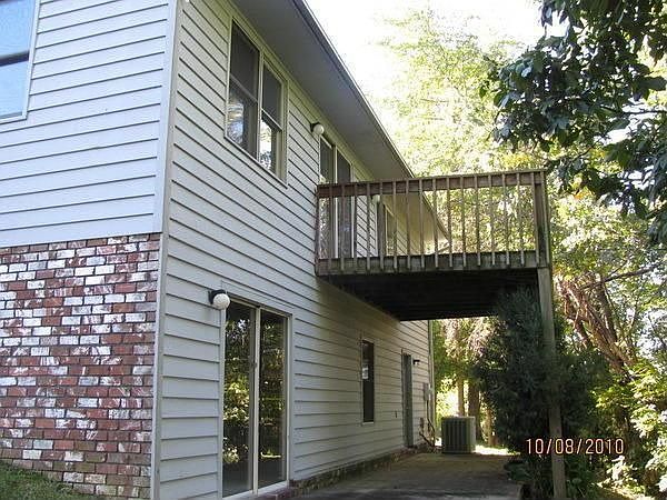 2nd image of 5808 Oakland Blvd