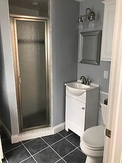 Bath with Washer Dryer