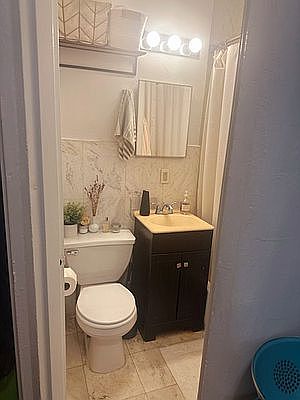 4th image of 542 E 11th St #Bb