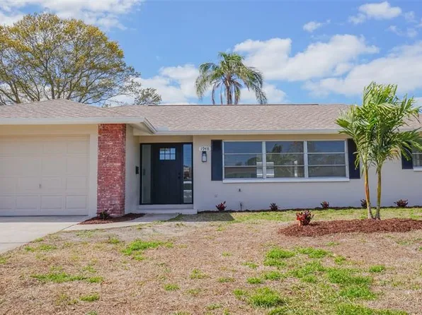 1948 Sky Dr, Clearwater, FL 33755
