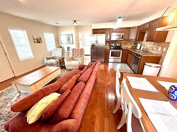 5th image of 109 N 30th St