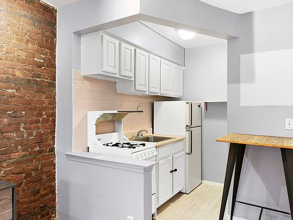 4th image of 84 E 3rd St #3DD