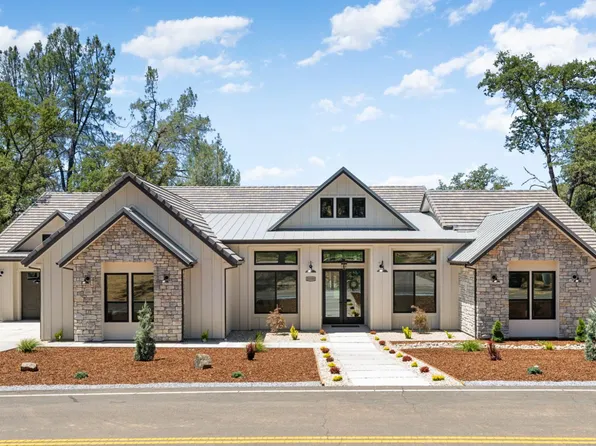 23330 Darkhorse Dr, Auburn, CA 95602