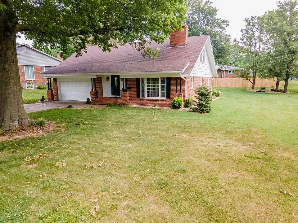 1st image of 808 Fairway Dr