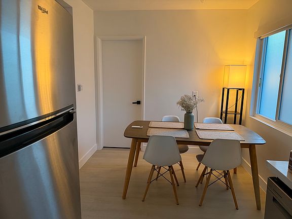 3rd image of 410 N Market St Unit 14