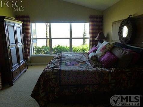 Master Bedroom has the same view as the Lanai....water and privacy!