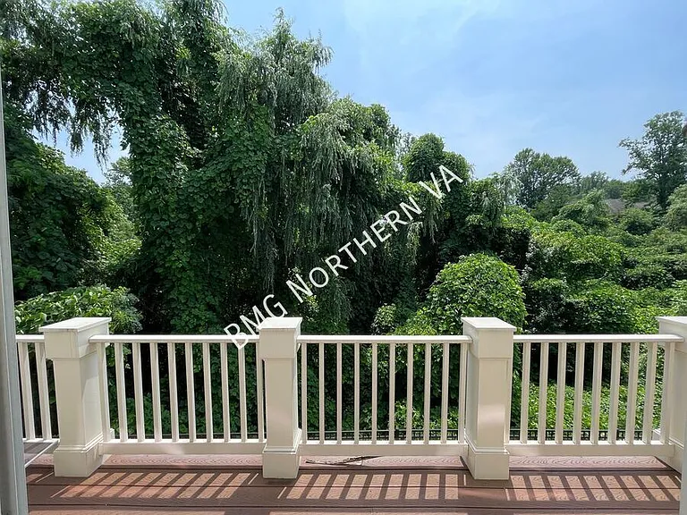 10679 Yorktown Ct — Photo 14