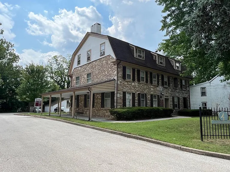 4 E Germantown Pike #4 — Photo 8