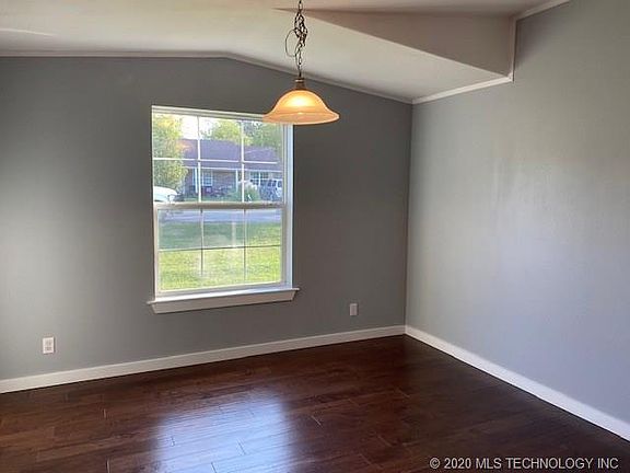 4th image of 711 W Tyler Ave