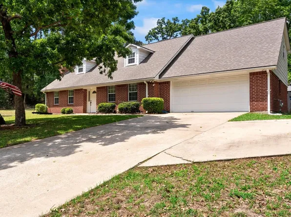 1928 Greentree Dr, Huntsville, TX 77340