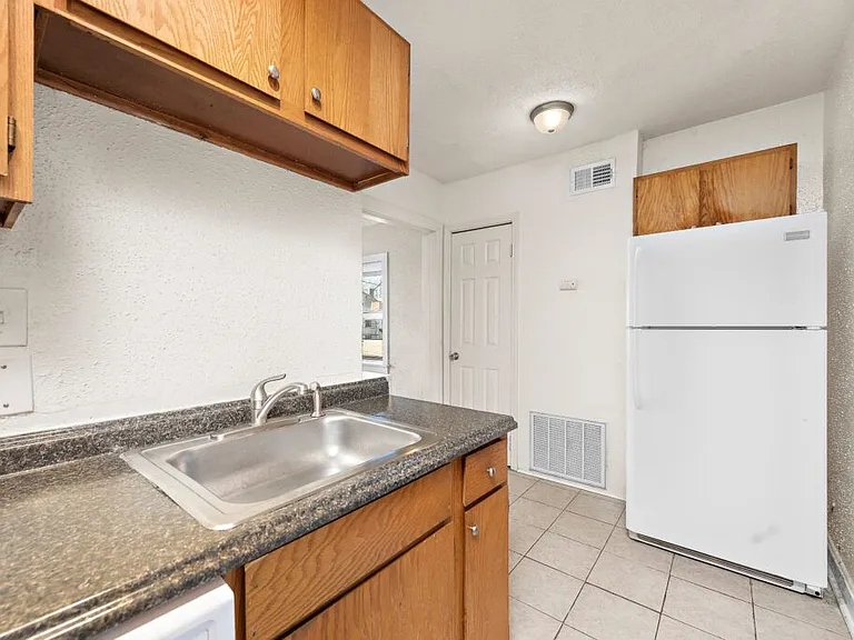 3606 Baltimore Ave — Photo 7