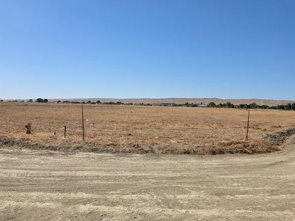 28144 Valley West Rd, Taft, CA 93268