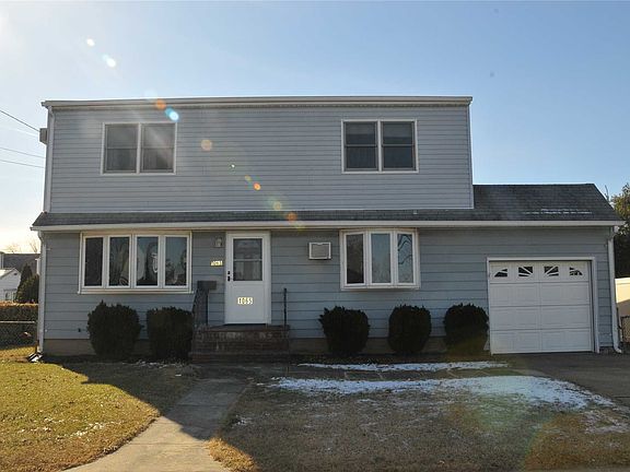 3rd image of 1065 Grand Blvd