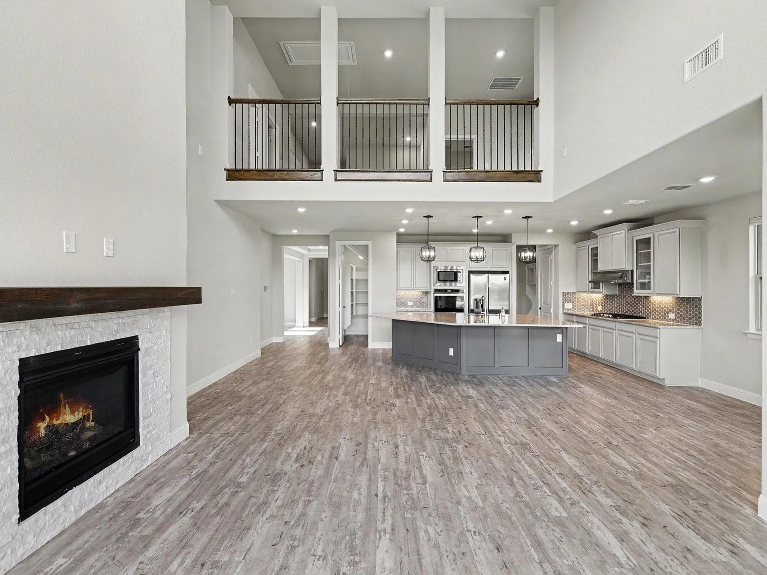5 bed, 3496 sqft, $3,250 — Photo 4