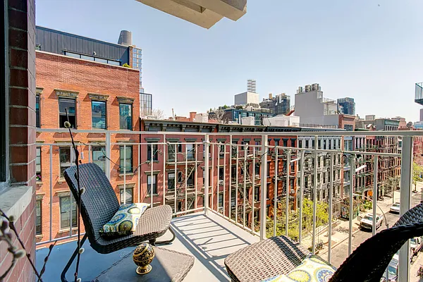 Rented by Compass | media 13