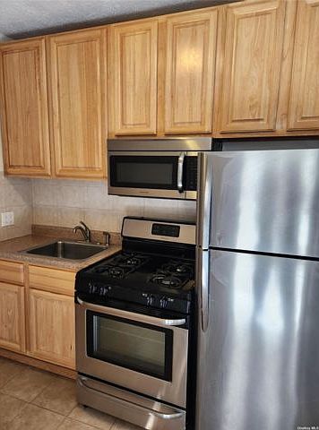 1st image of 836 Revere Ave APT 1R