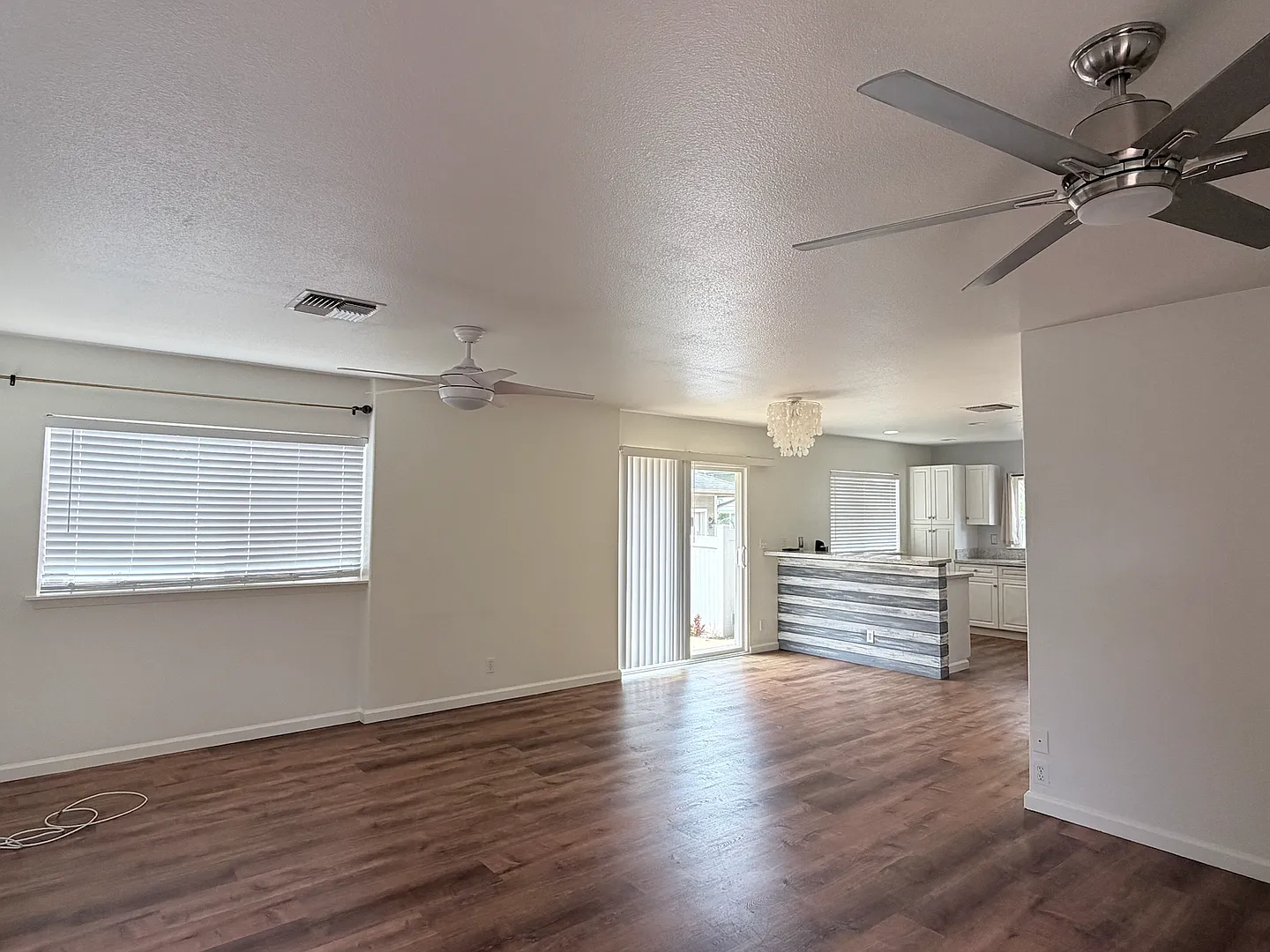 3 bedroom 2 bathroom with garage in Seascape at Makakilo — Photo 3