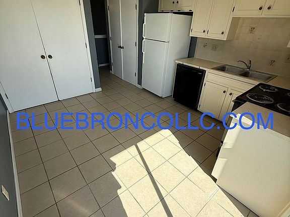 4th image of 511 Sky Vue Dr APT D