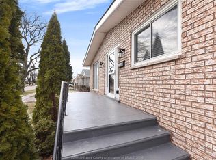 10820 Mulberry Rd, Windsor, ON N8R1H8