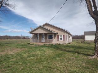 856 E 390th Rd, Dunnegan, MO 65640