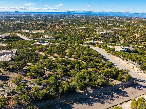 5th image of 1031 Sierra Del Norte