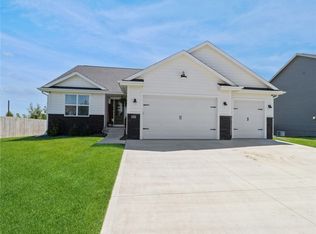 800 NW Spruce Ave, Earlham, IA 50072