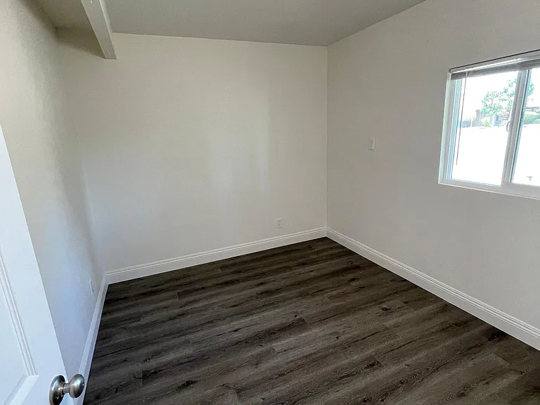 2833 N West Ave #2833 — Photo 12