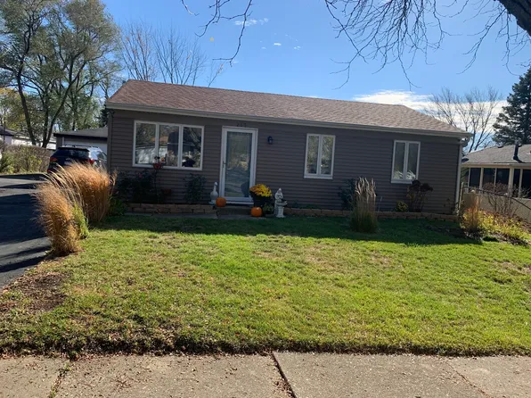 208 Creekside Dr, Bolingbrook, IL 60440